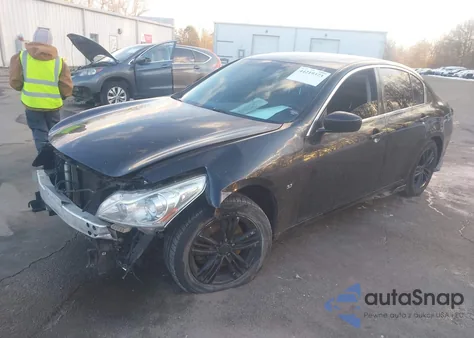 2015 Infiniti Q40 z USA, uszkodzony, nr VIN JN1CV6AR4FM524724